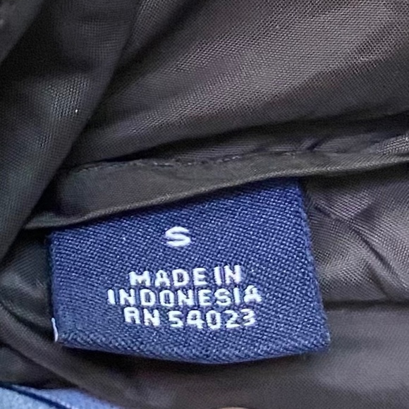 GAP Black Puffer Jacket - Picture 9 of 15